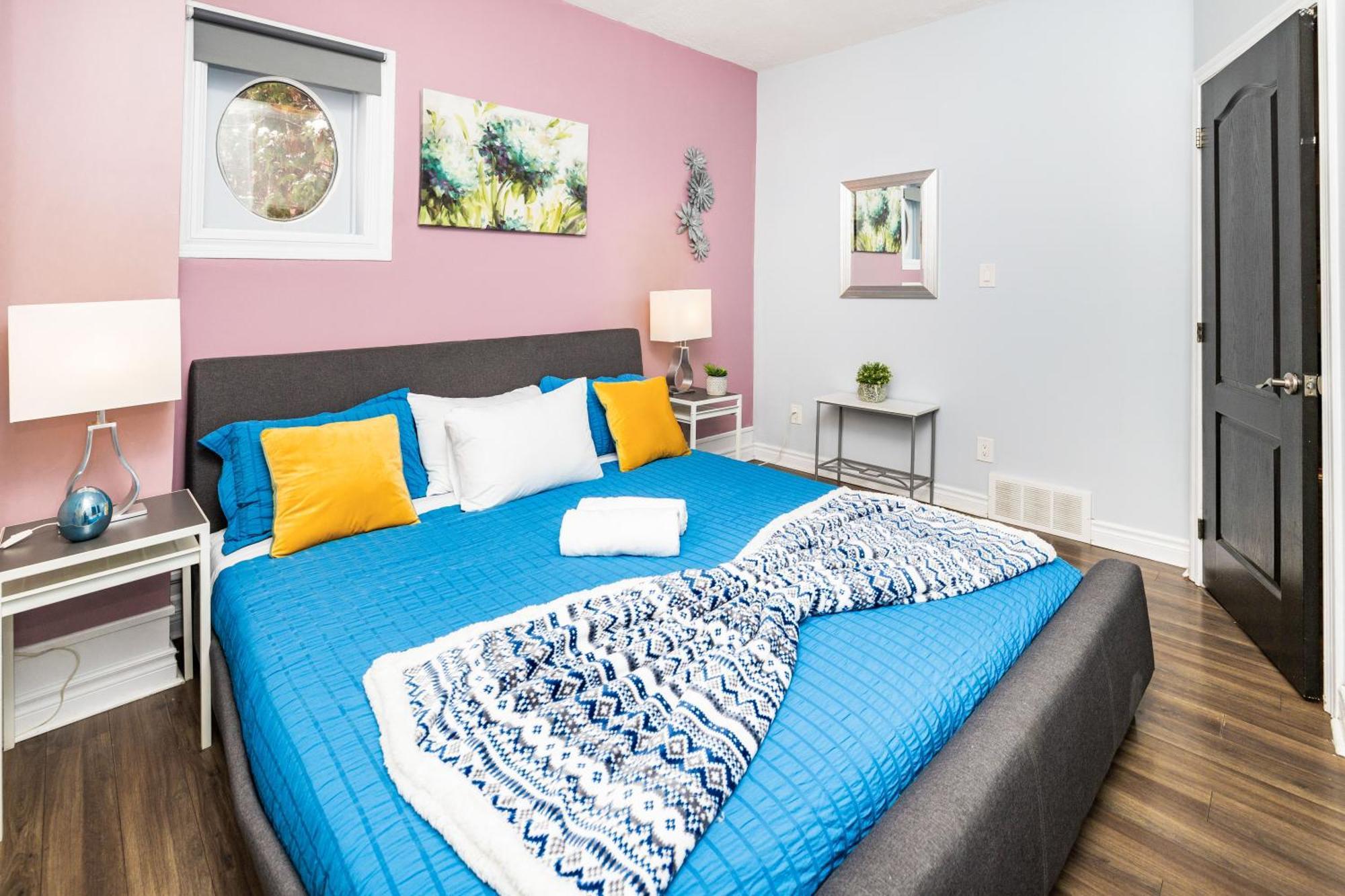 Pet Friendly - 1br Newly Renovated Apartment